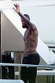 lebron-shirtless