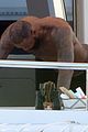 lebron-shirtless
