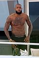 lebron-shirtless