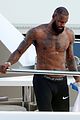 lebron-shirtless