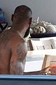 lebron-shirtless
