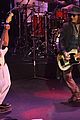 johnny-performs