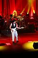 johnny-performs