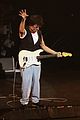 johnny-performs