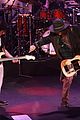 johnny-performs