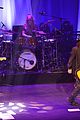 johnny-performs