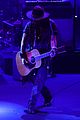 johnny-performs