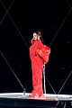 rihanna-fullhalf
