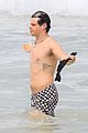 yungblud-beach