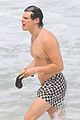 yungblud-beach