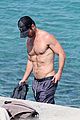 powell-noshirt