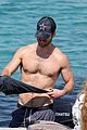 powell-noshirt