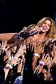 shakira-stage