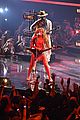 shakira-stage