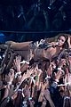 shakira-stage