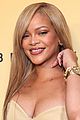 rihanna-softlit