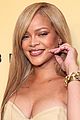 rihanna-softlit