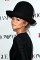 zendaya-hat