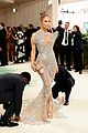 jlo-met-arrival