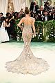 jlo-met-arrival