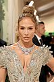 jlo-met-arrival