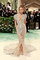 jlo-met-arrival
