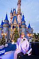 disney-parks-christmas