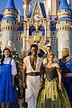 disney-parks-christmas