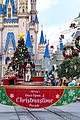 disney-parks-christmas