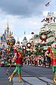 disney-parks-christmas
