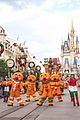 disney-parks-christmas