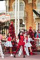 disney-parks-christmas