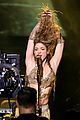 shakira-gram-performance
