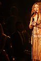 shakira-gram-performance