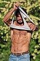 guy-shirtless