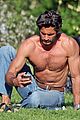 guy-shirtless