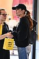 miley-cyrus-la-piercing-shop-fans