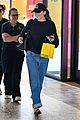 miley-cyrus-la-piercing-shop-fans