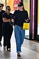 miley-cyrus-la-piercing-shop-fans
