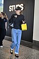 miley-cyrus-la-piercing-shop-fans