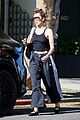 miley-cyrus-la-piercing-shop-fans