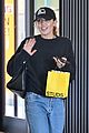 miley-cyrus-la-piercing-shop-fans