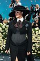 rihanna-closes-met