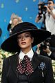 rihanna-closes-met