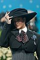 rihanna-closes-met