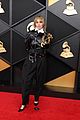 miley-grammys-red