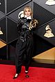 miley-grammys-red