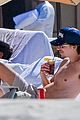 chalamet-beachtime