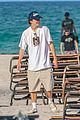chalamet-beachtime